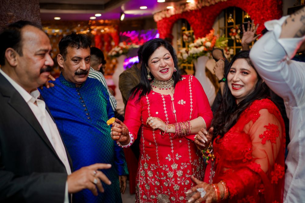 Photo From Shivani and Akshay (Youngsters and Mehendi Night) - By Akhil Bagga Photography