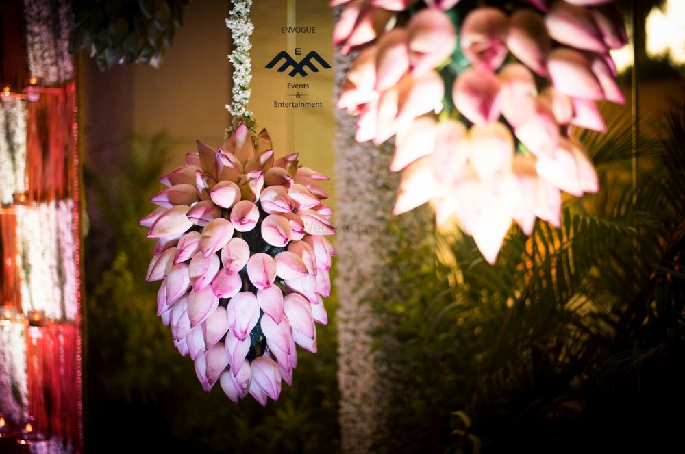 Photo of Pretty hanging lotus buds for entrance decoration