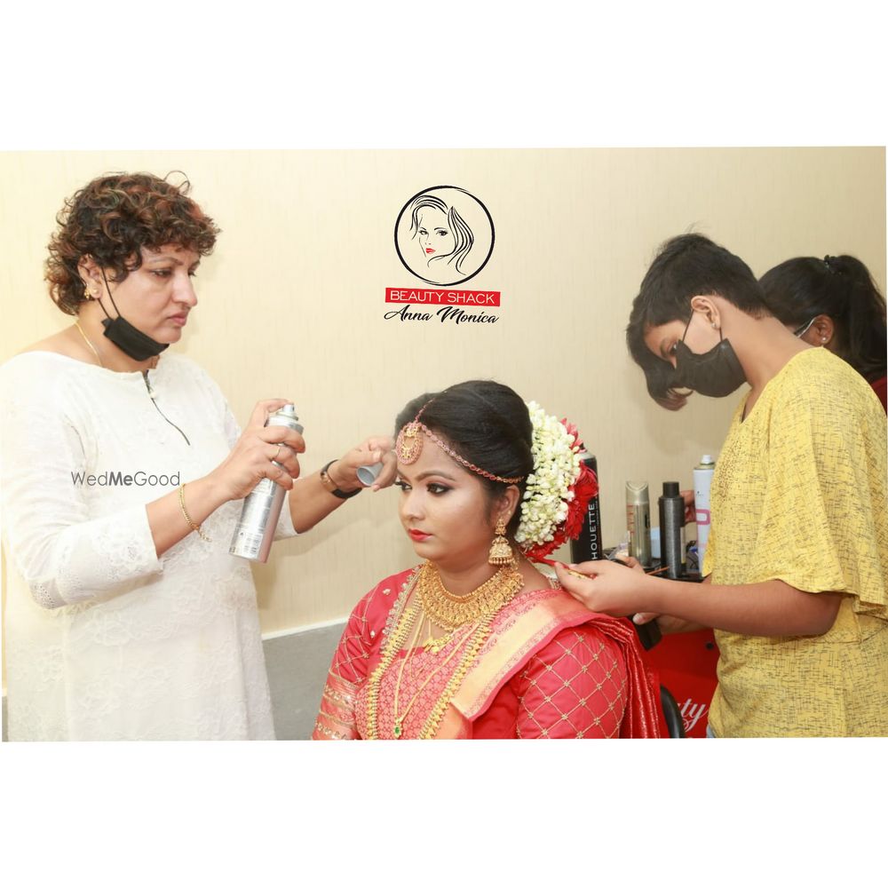 Photo From hindu brides - By Anna Monica Beauty Shack