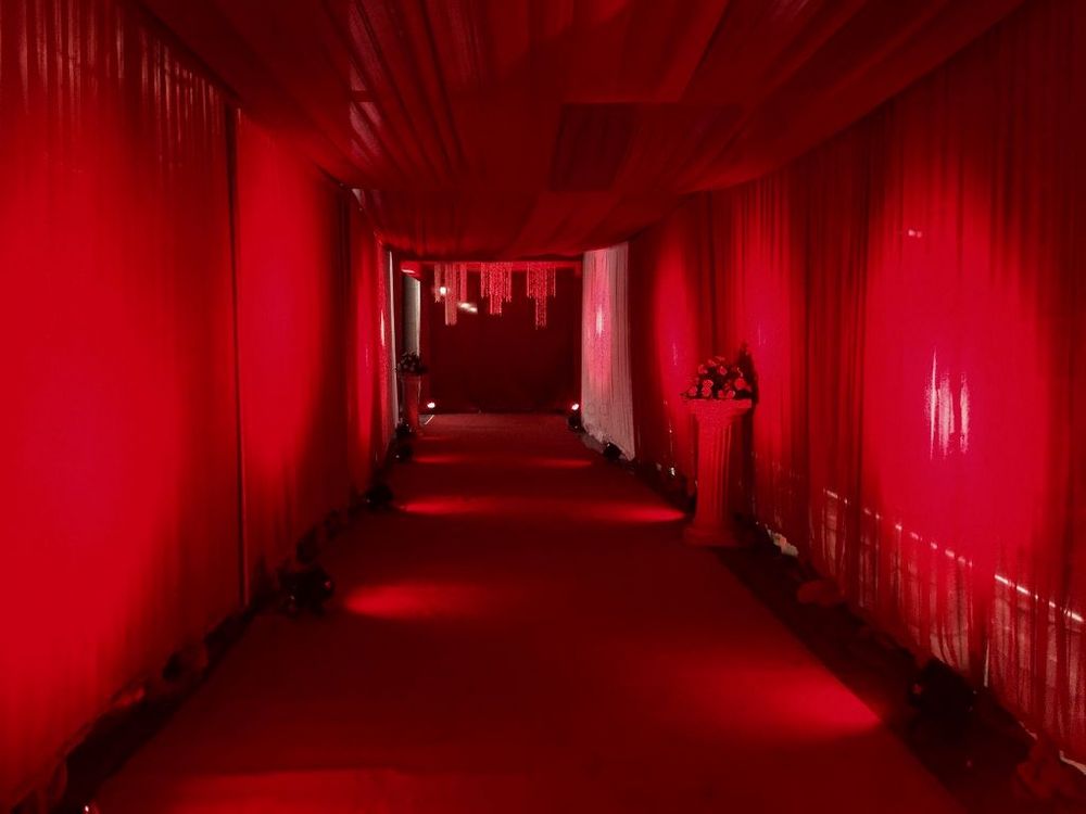 Photo of all red entrain decor