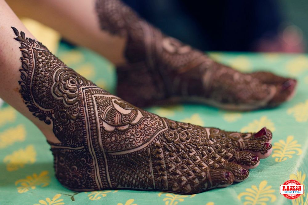 Photo of Bridal feet mehendi shot