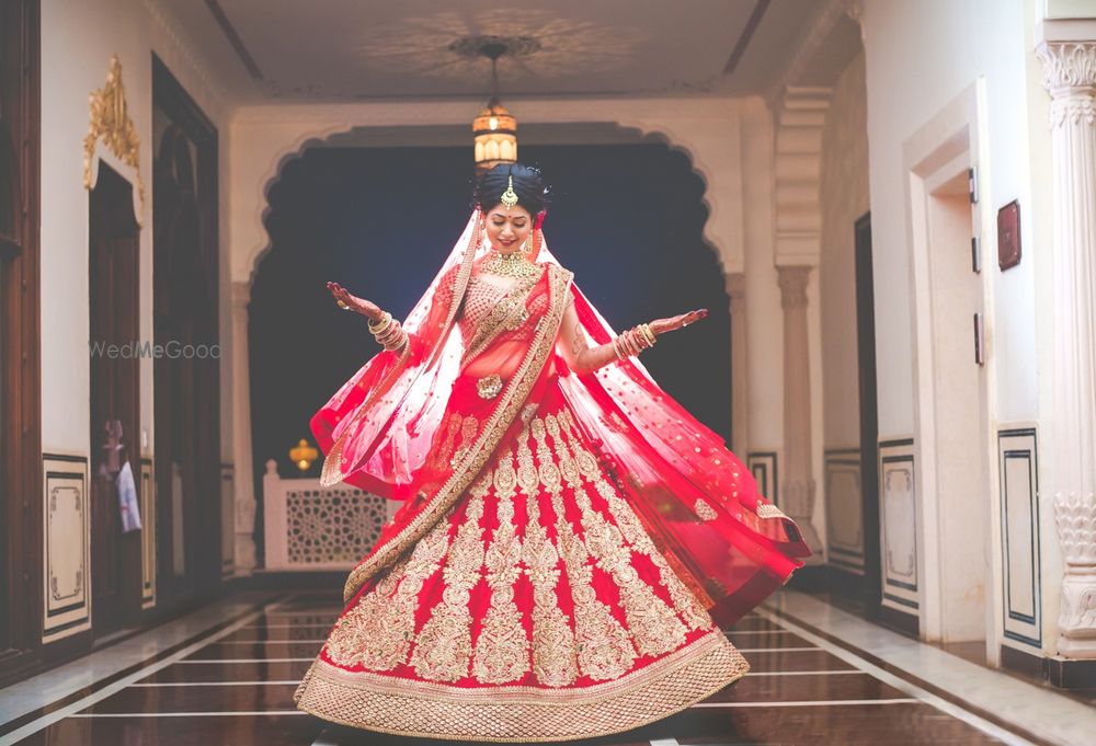 Photo of spinning brides