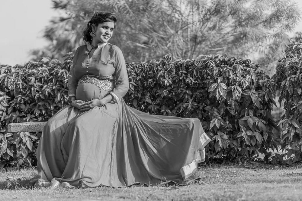 Photo From Maternity Shoot - By Picsplate
