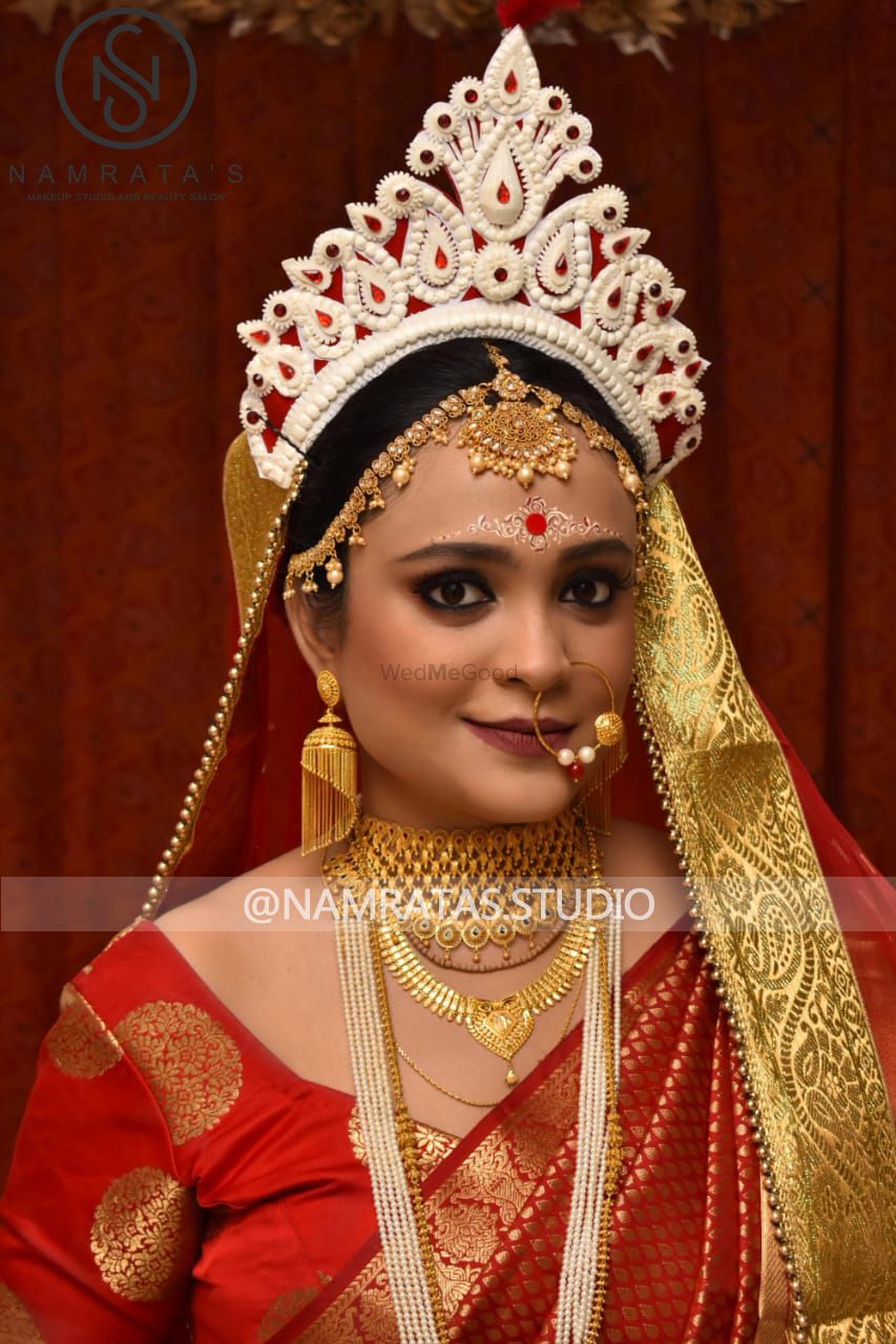 Photo From "Dubai".....Traditional Bengali Bride touch Of halo eyes - By Namrata's Studio