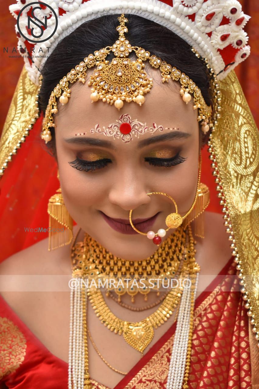 Photo From "Dubai".....Traditional Bengali Bride touch Of halo eyes - By Namrata's Studio