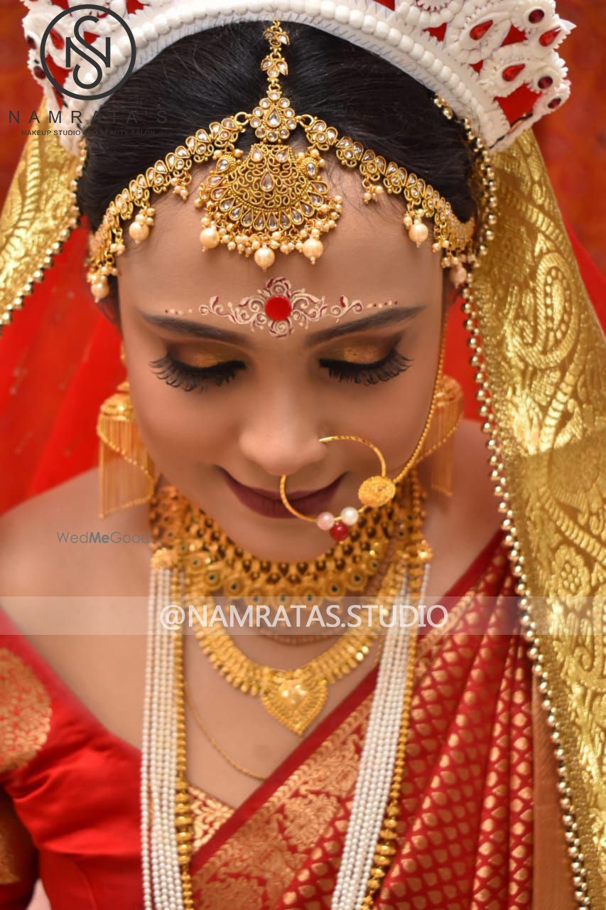 Photo From "Dubai".....Traditional Bengali Bride touch Of halo eyes - By Namrata's Studio