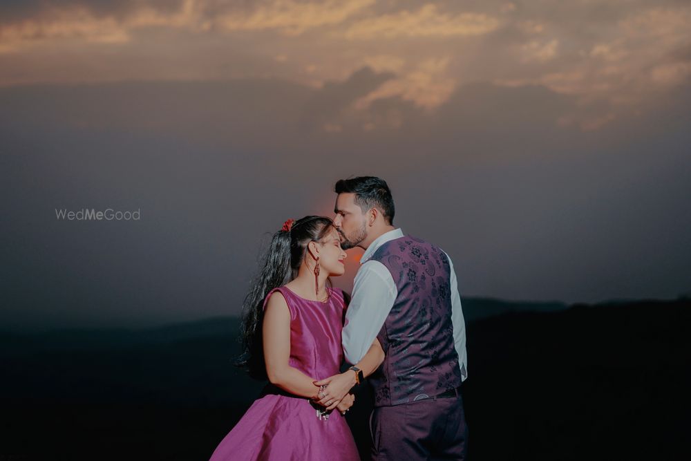 Photo From pre-wedding - By Kingshu Photographs