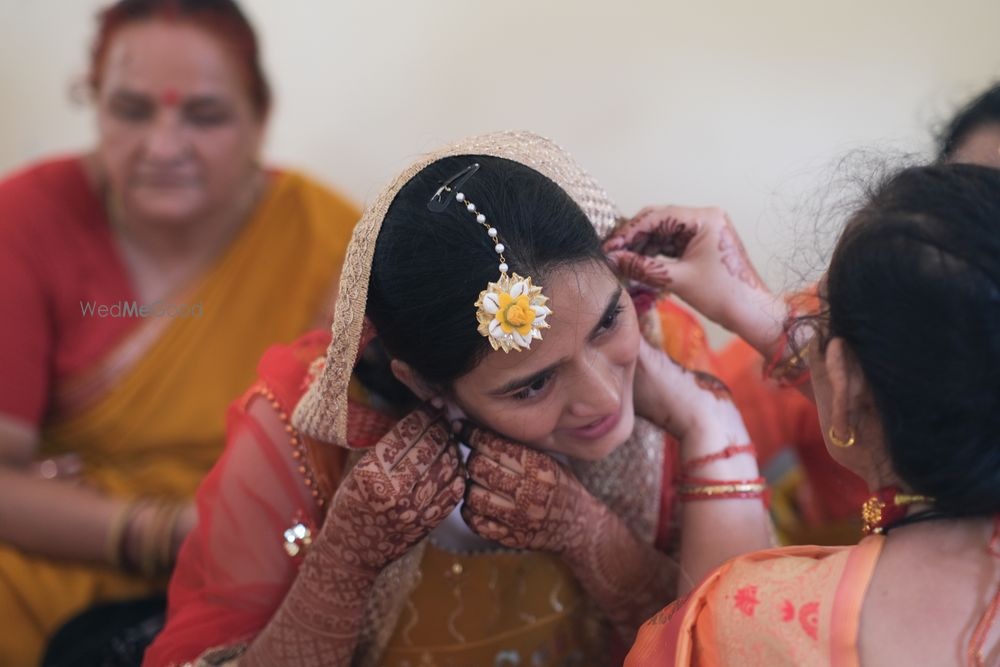 Photo From Haldi Candid - By Nikhil's Portrait Vision