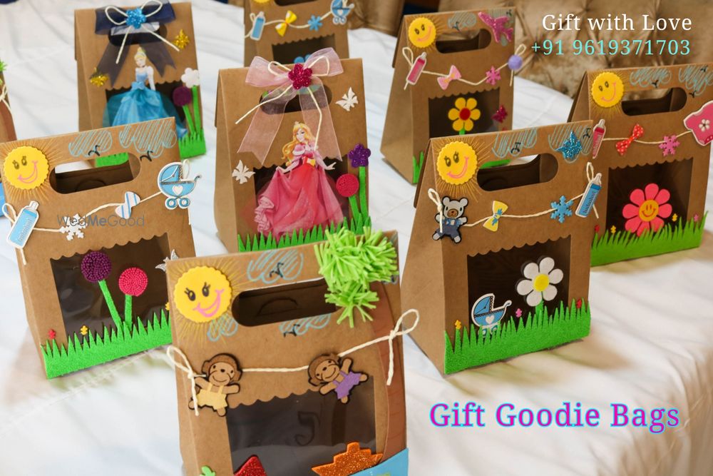 Photo From Boxes, Paper bags and Gift Wrapping - By Gift with Love