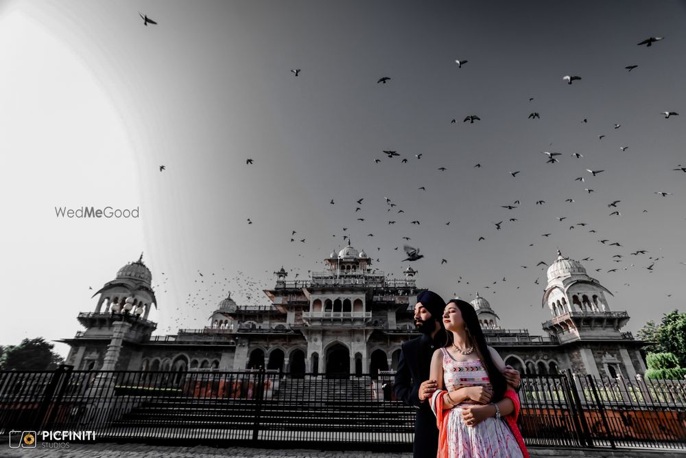 Photo From Milandeep & Maninder - Pre-Wedding - By Picfiniti Studios