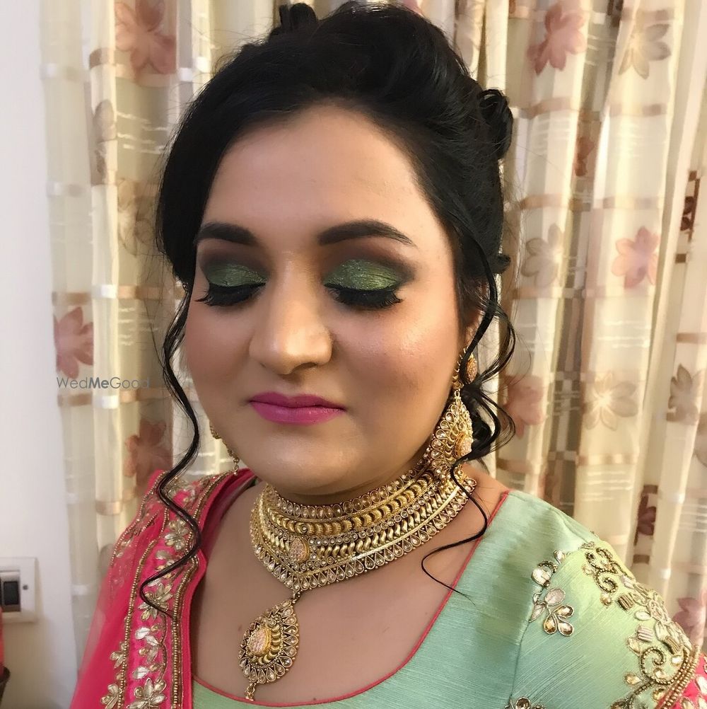 Photo From Engagement makeup for Sakshi - By Richa Malik's Makeovers 