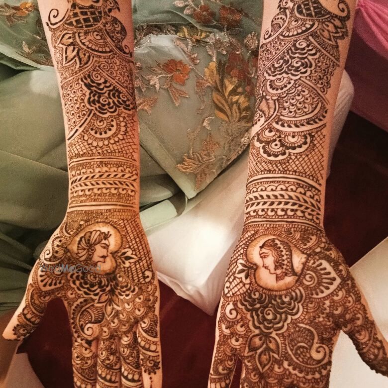 Photo of Nizami mehendi design with portraits