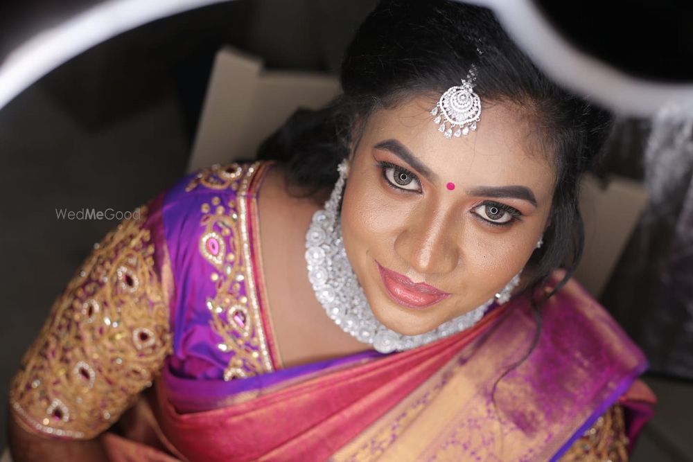 Photo From Engagement Looks - By Krish Makeovers