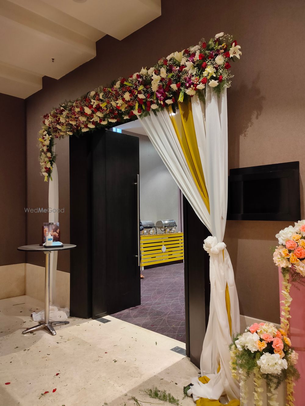 Photo From WEDDING DECOR STAGE - By Tahani Flowers India