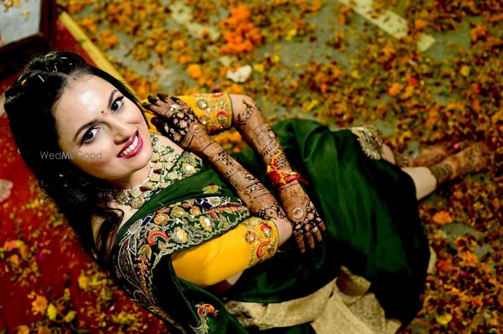 Photo From Haldi and Mehndi Makeups - By Sakshi Makeovers