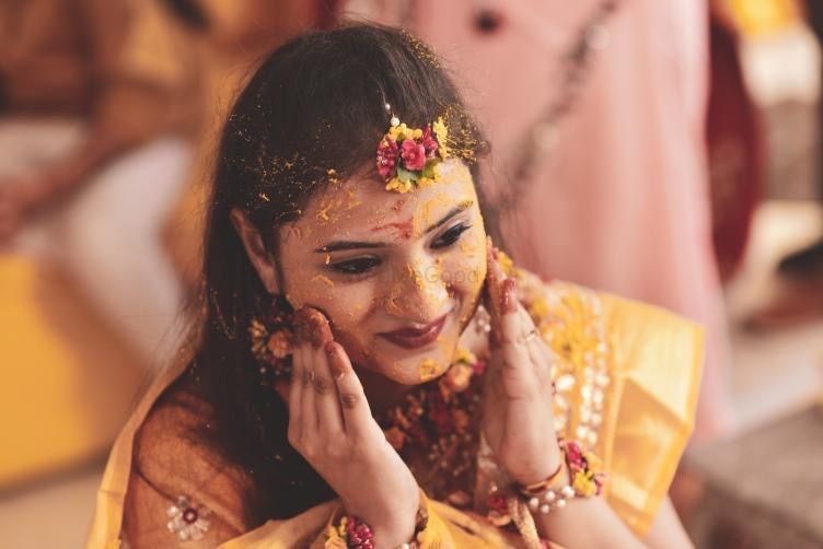 Photo From Haldi and Mehndi Makeups - By Sakshi Makeovers