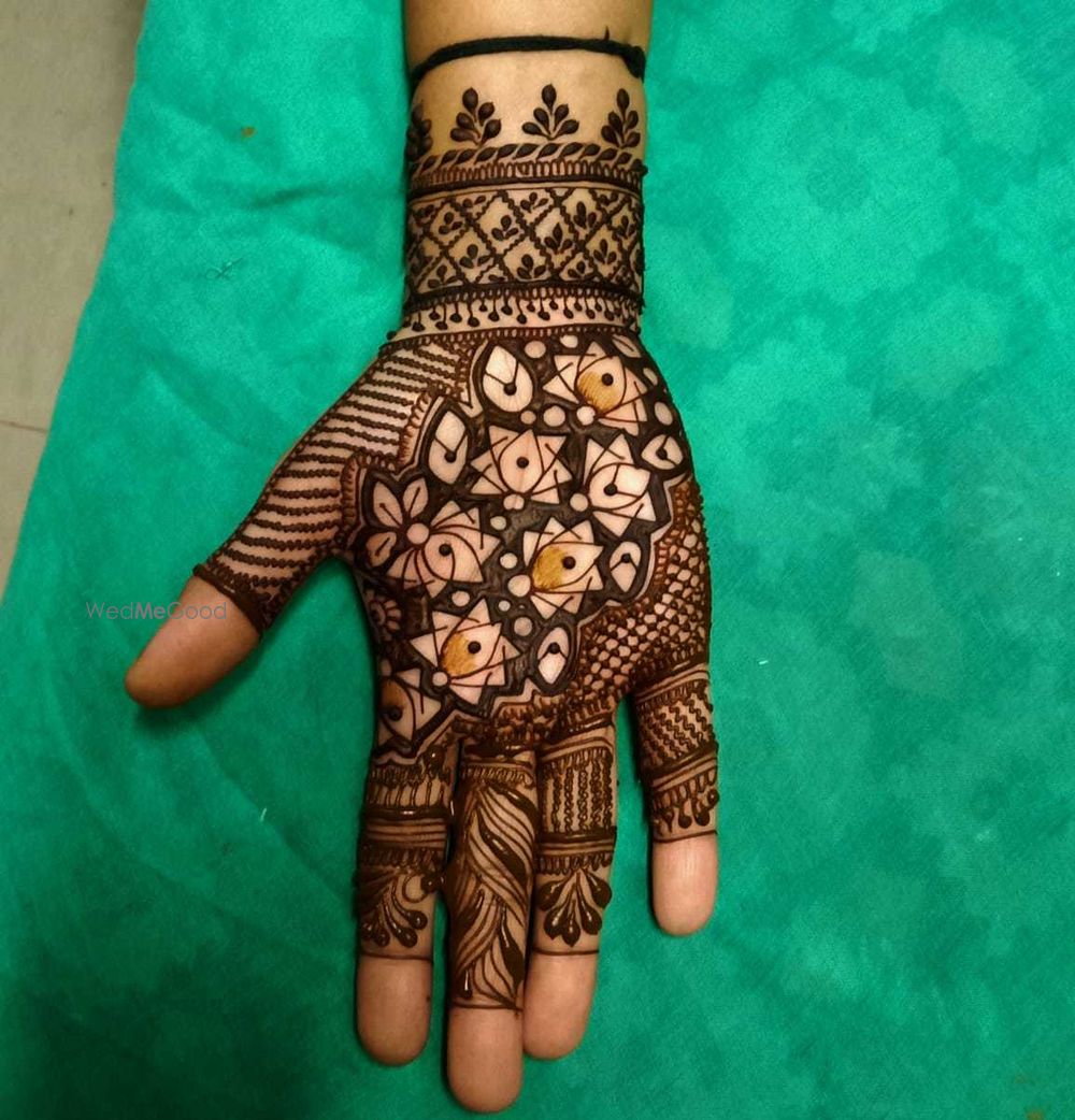 Photo From Family members Indian designed - By Gaurav Mehendi Artist