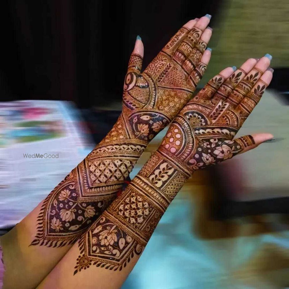 Photo From Family members Indian designed - By Gaurav Mehendi Artist