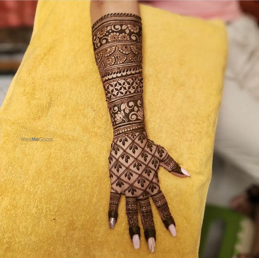 Photo From Family members Indian designed - By Gaurav Mehendi Artist