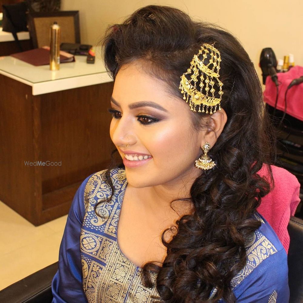 Photo From Hairdos - By Shades Makeup by Shrinkhala