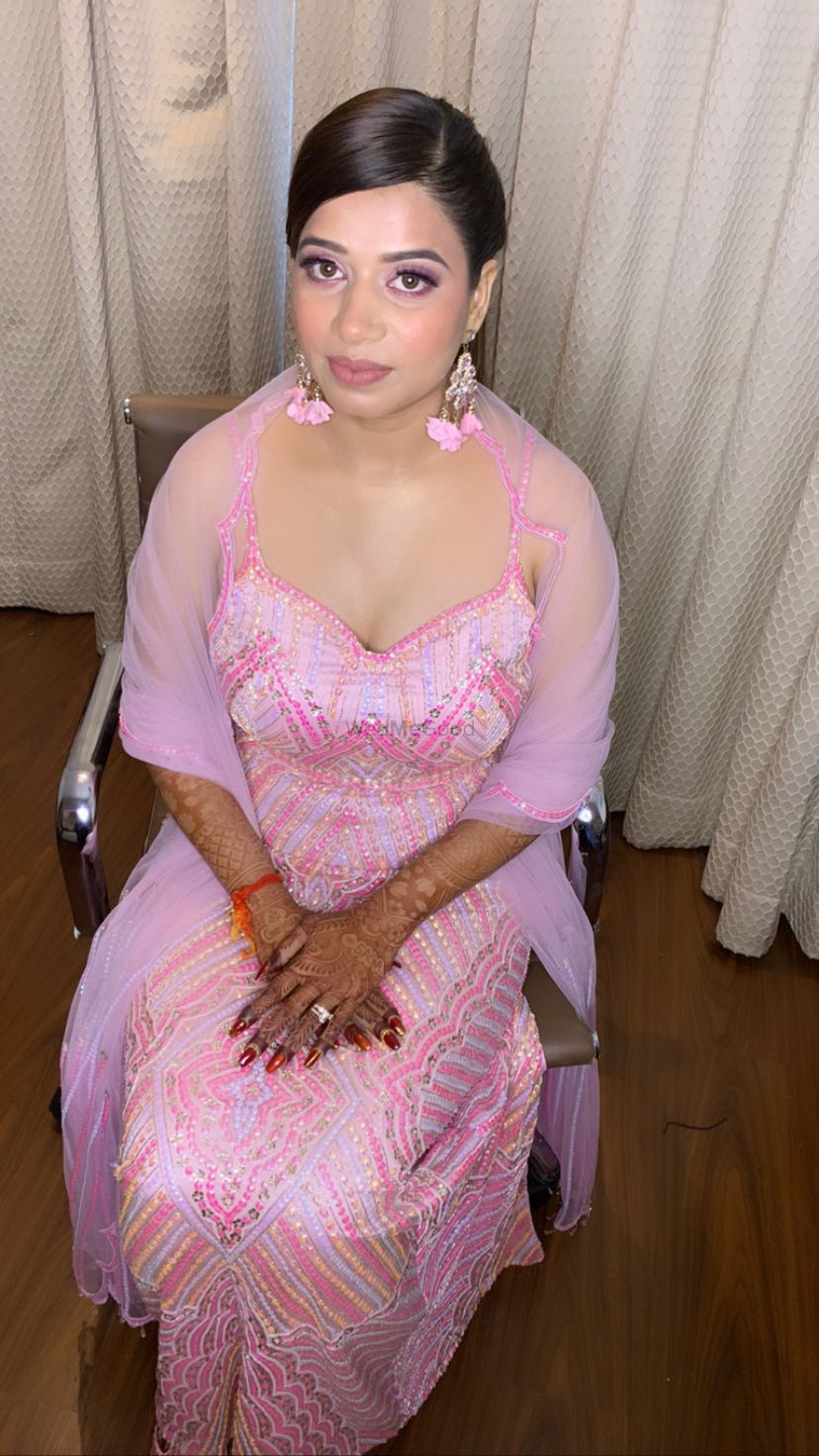 Photo From Saloni’s pool party look - By Aayushi Makeovers