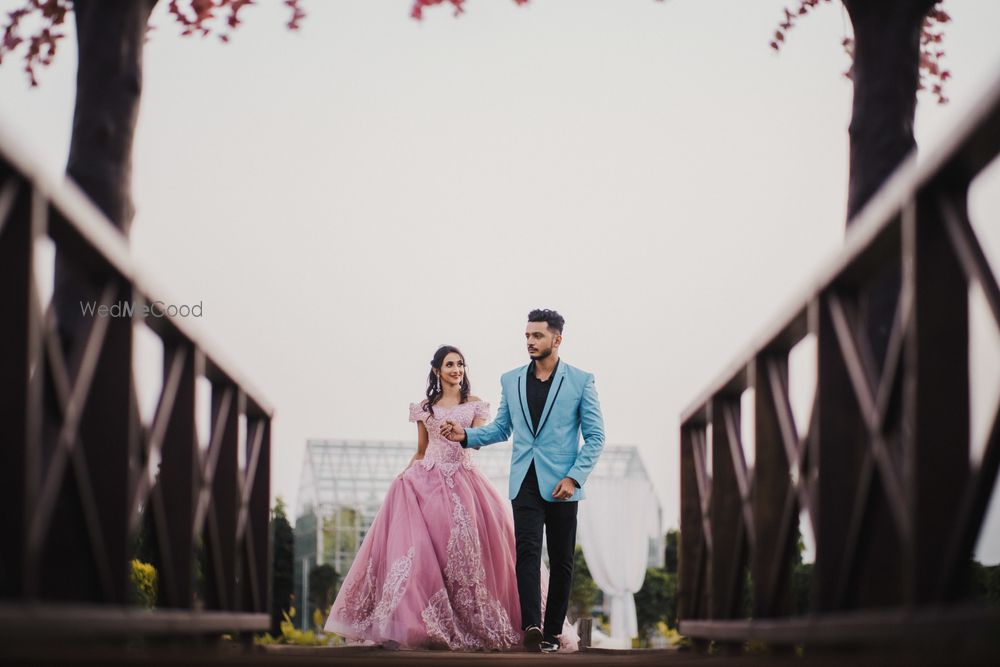 Photo From Priyanka & Soumil Pre wedding - By Ollar Studios