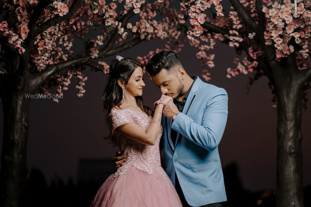 Photo From Priyanka & Soumil Pre wedding - By Ollar Studios