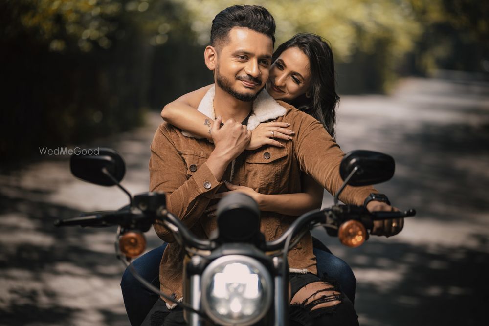 Photo From Priyanka & Soumil Pre wedding - By Ollar Studios