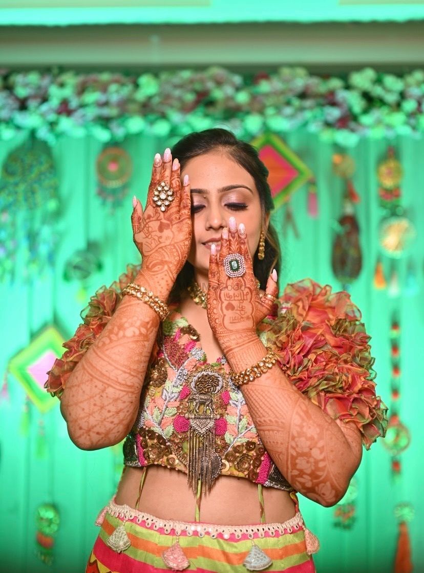 Photo From Mehendi bride - By Lavina Makeovers