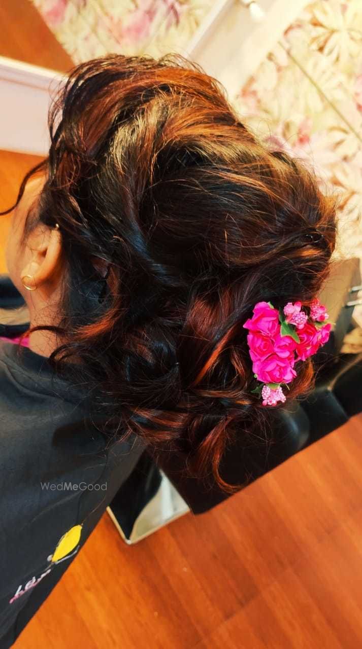 Photo From HAIRSTYLES 2023 - By Prakriti Beri Makeovers