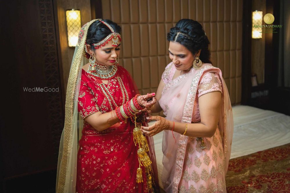 Photo From Bride Groom Getting Ready Shots - By Ajinkya Jadhav Photography