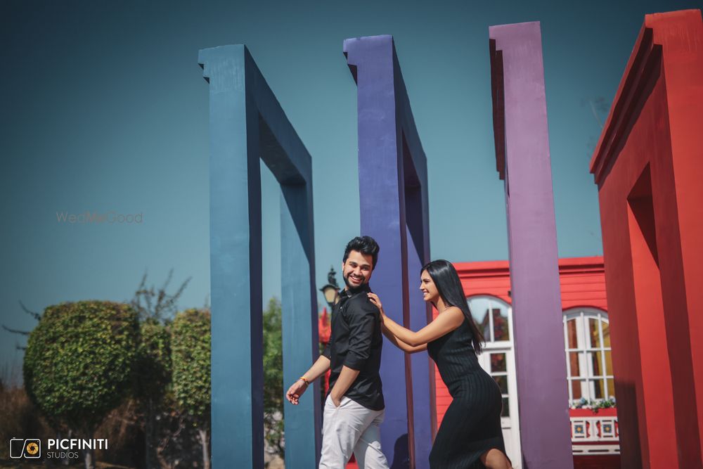 Photo From Ashish & Mahima - Pre Wedding - By Picfiniti Studios