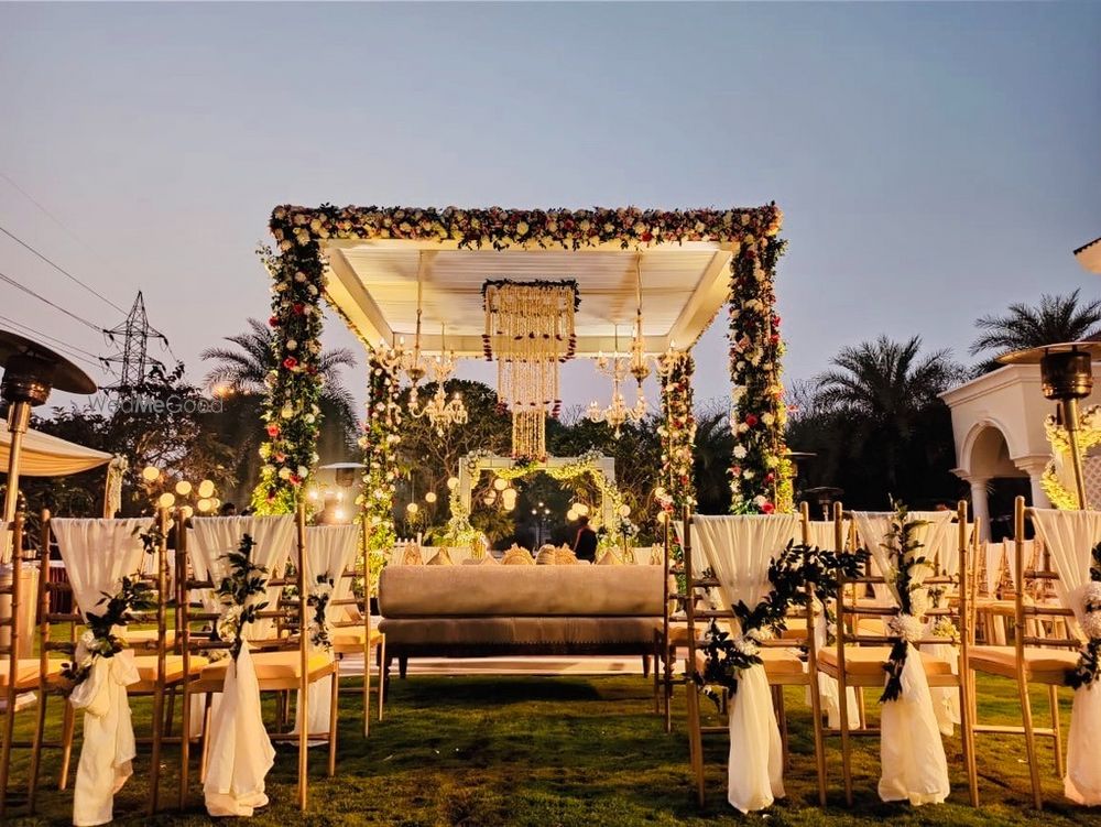 Photo From SEATING ARRANGEMENT - By Weddings Flowers Decor India