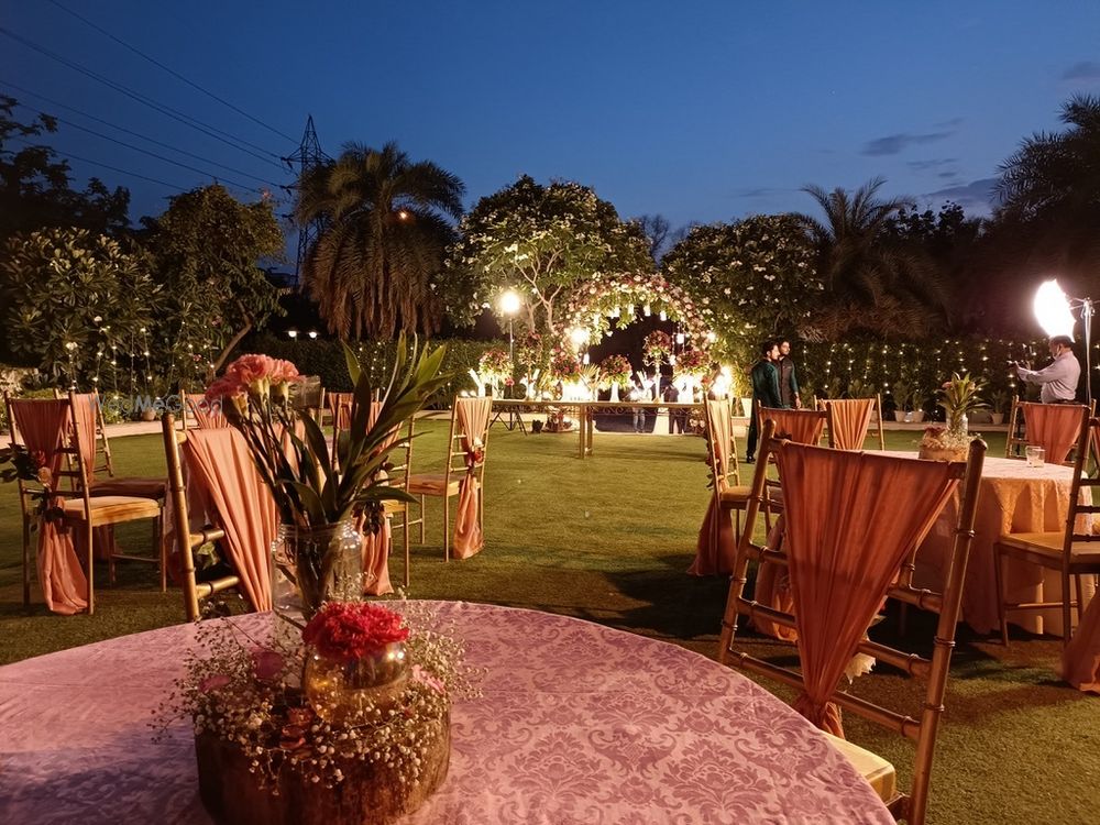 Photo From SEATING ARRANGEMENT - By Weddings Flowers Decor India