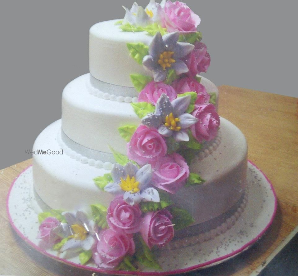 Photo From Wedding Cakes - By Extras- Weddings n More