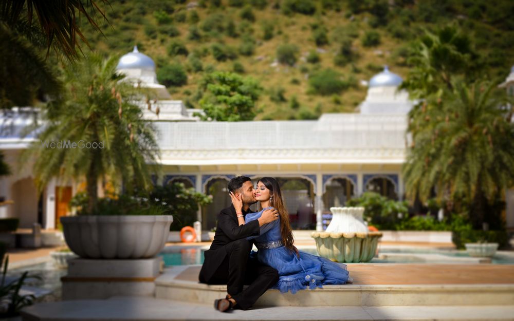 Photo From PreWedding : Avi Weds Aakriti - By Lensomaniya Photography