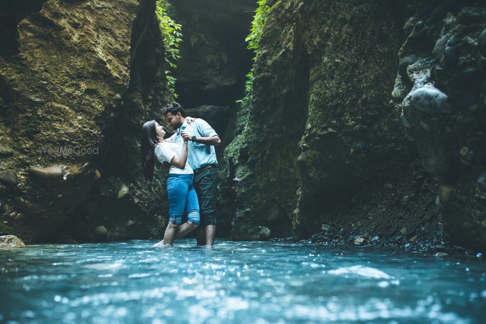 Photo From Puneet & Shivani / Prewedding (Mussoorie) - By Vinayakaa Production