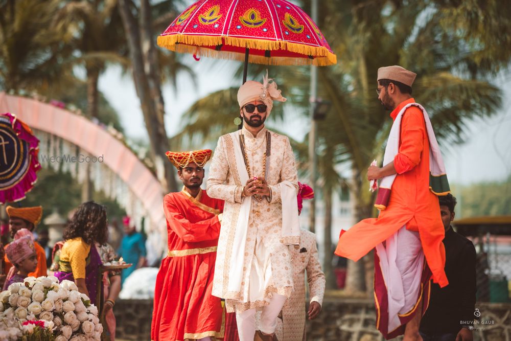 Photo From Aboli & Prateek : Dive into a wedding vibe from home to a gorgeous venue! - By Bhuvan Gaur Photography