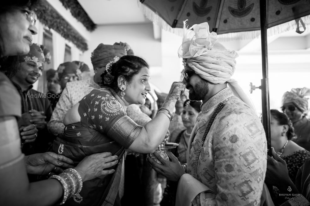 Photo From Aboli & Prateek : Dive into a wedding vibe from home to a gorgeous venue! - By Bhuvan Gaur Photography