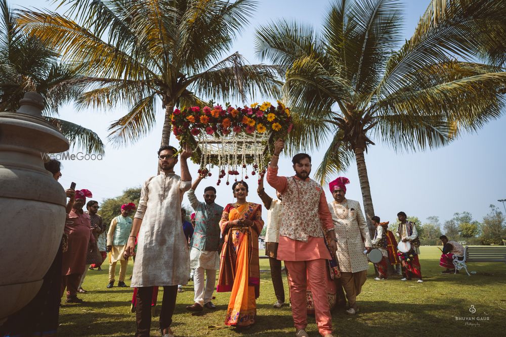 Photo From Aboli & Prateek : Dive into a wedding vibe from home to a gorgeous venue! - By Bhuvan Gaur Photography