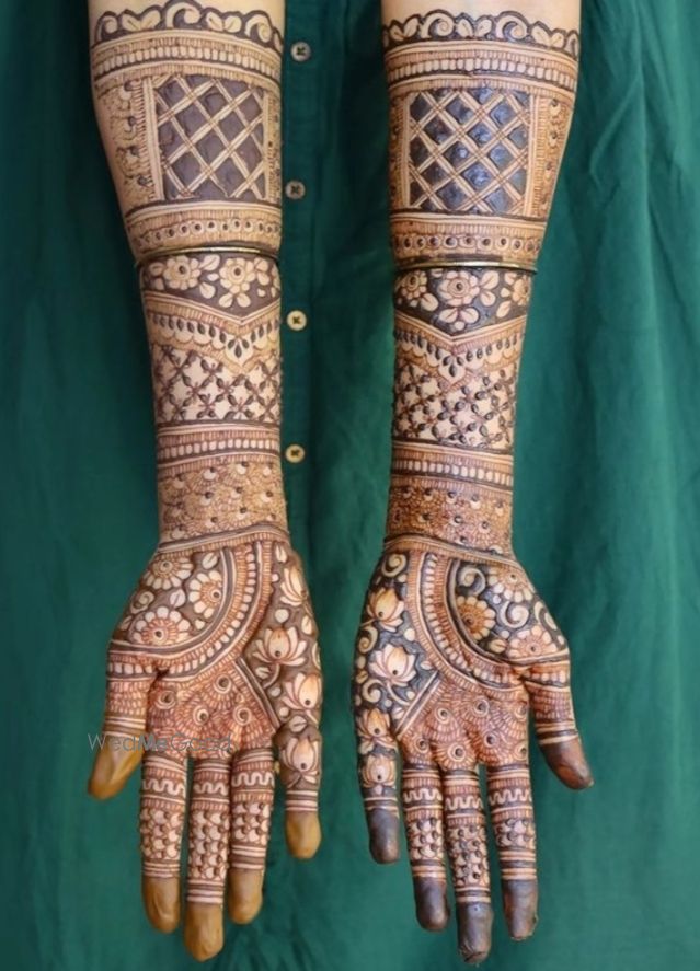 Photo From 2023 albums - By Piku Mehndi Artist