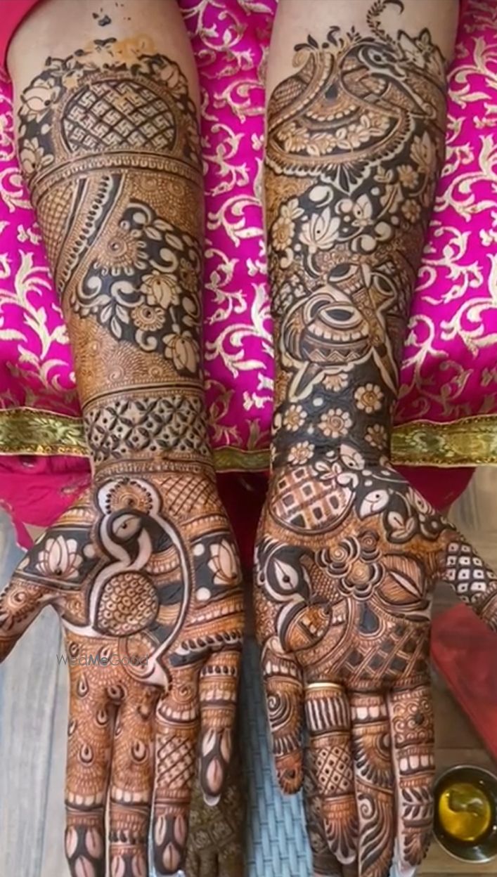 Photo From 2023 albums - By Piku Mehndi Artist