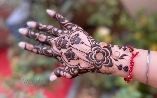 Photo From Back Hand 2023 - By Piku Mehndi Artist