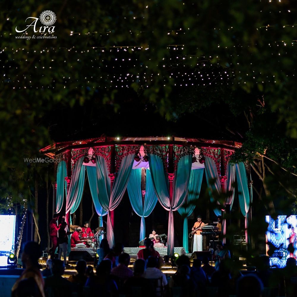 Photo From Turquoise Florals & lights- Reception by Aira - By Aira Wedding Planners
