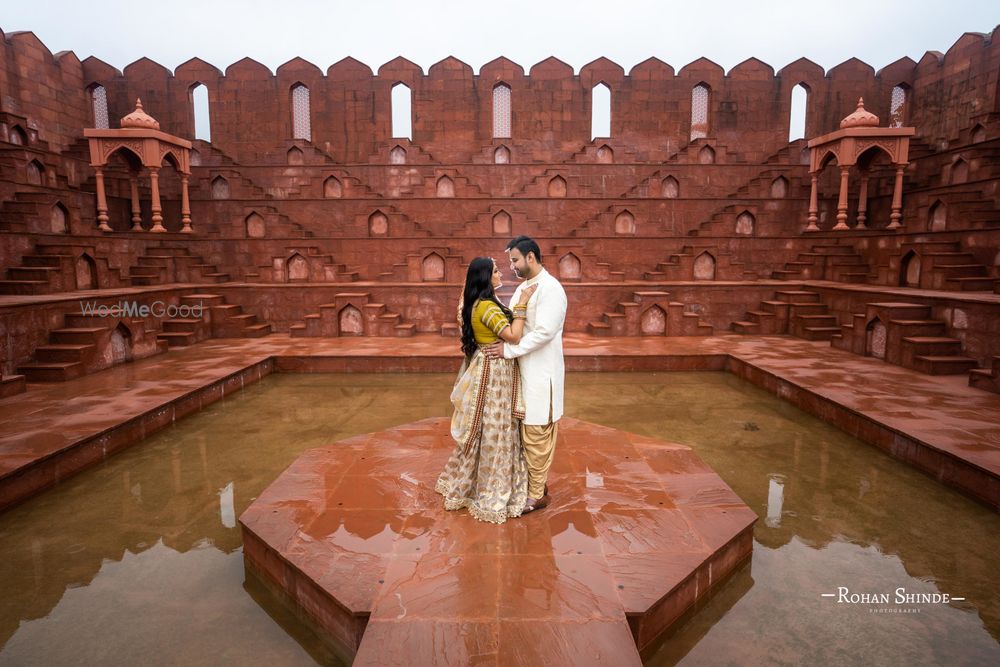 Photo From Aayushi & Rahul : Couple Shoot at Sets in the City - By Rohan Shinde Photography & Films (RSP)