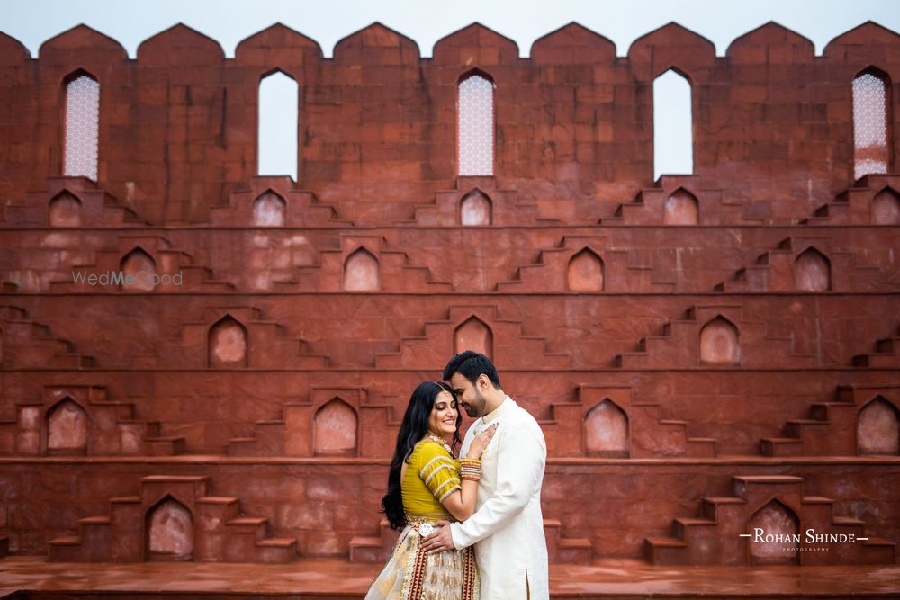 Photo From Aayushi & Rahul : Couple Shoot at Sets in the City - By Rohan Shinde Photography & Films (RSP)