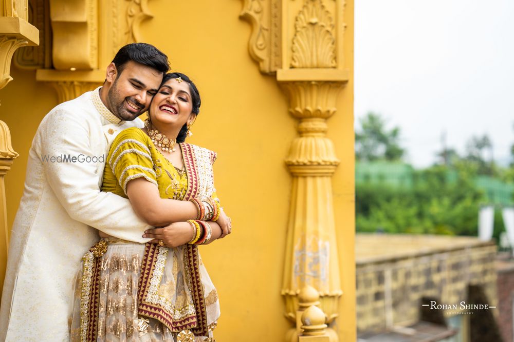 Photo From Aayushi & Rahul : Couple Shoot at Sets in the City - By Rohan Shinde Photography & Films (RSP)