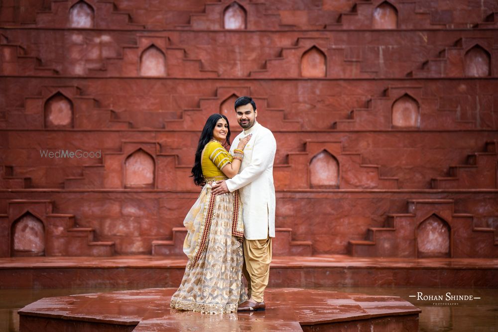 Photo From Aayushi & Rahul : Couple Shoot at Sets in the City - By Rohan Shinde Photography & Films (RSP)