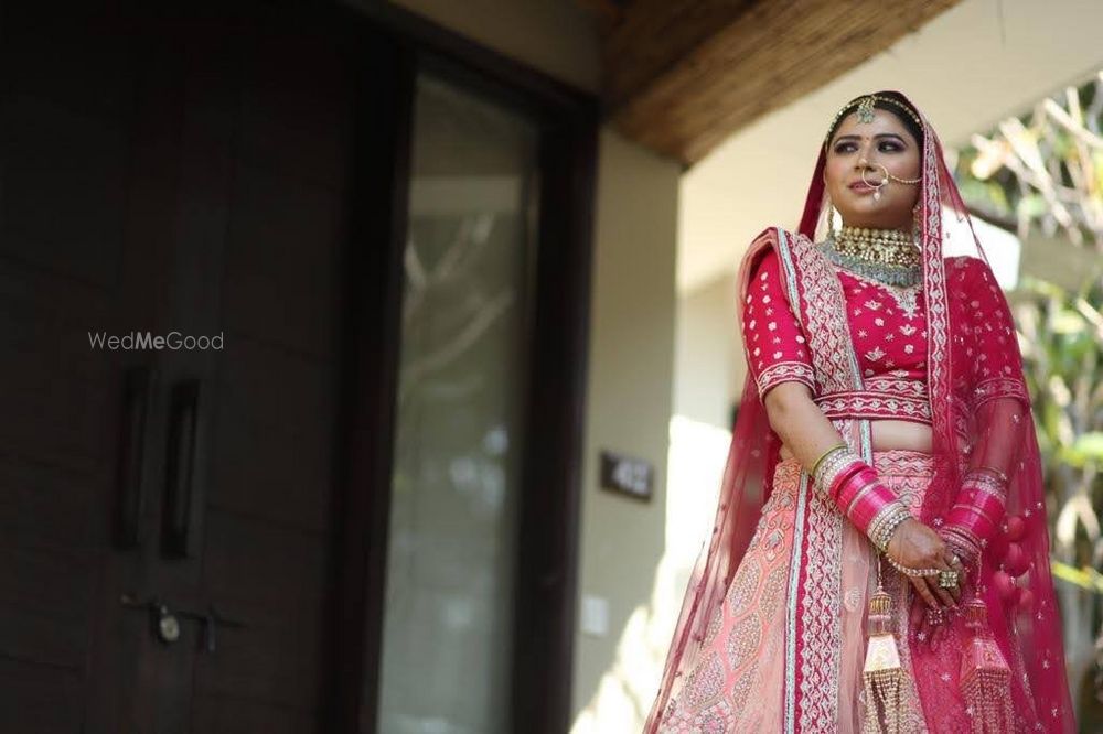 Photo From Happy brides are the prettiest ? Akriti on her D-day  - By Makeup by Aditi