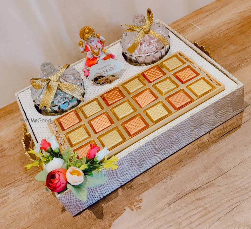 Photo From WEDDING PLATTERS AND RETURN FAVOURS - By Rihas Chocolates and Wedding Boxes